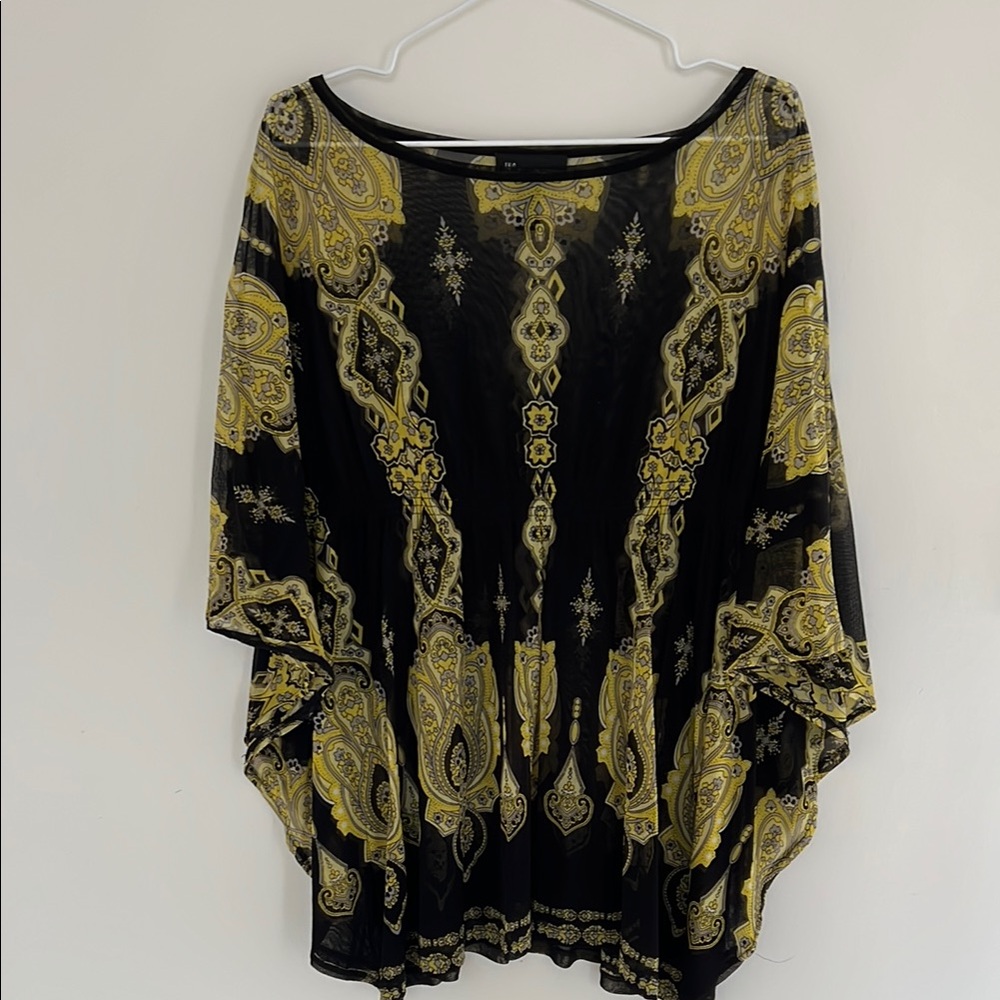 INC international Concepts. Elegant Black and Gold Women's Top.